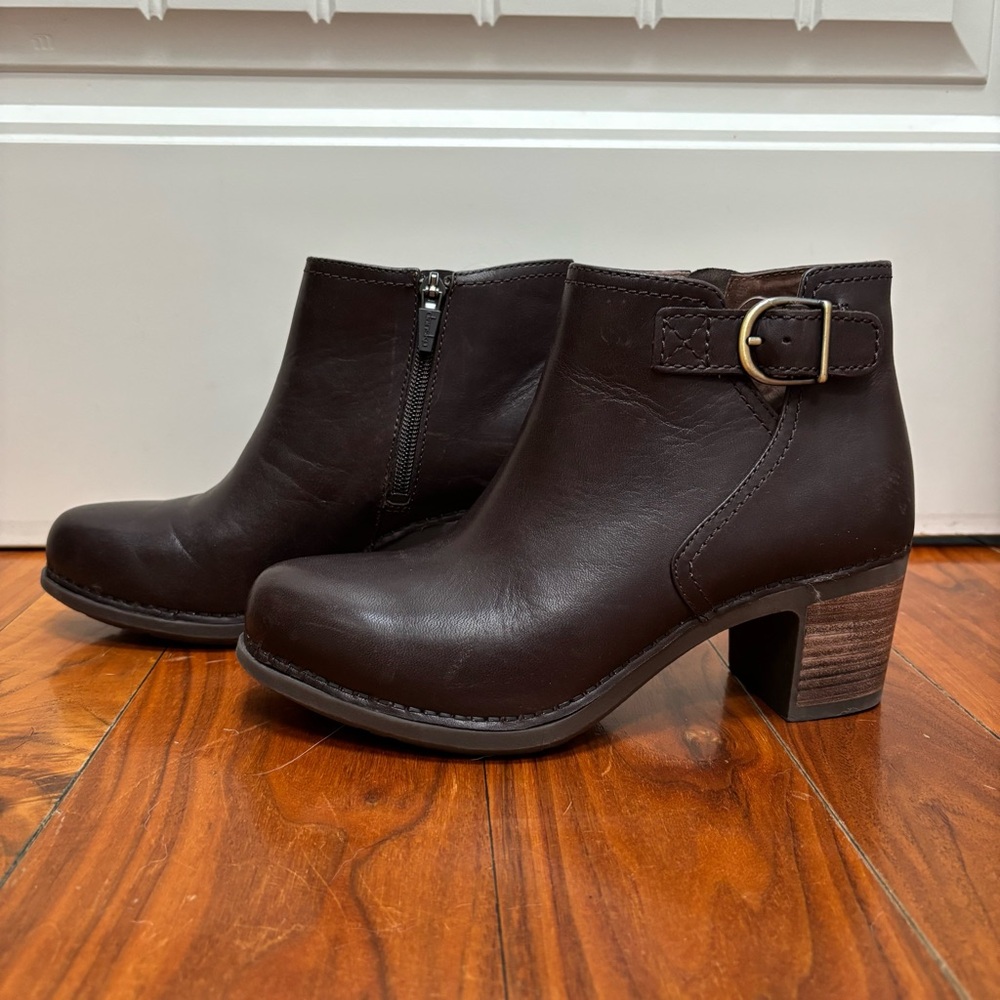 Dansko Henley Ankle Boot Taupe Clog Style 36 - image 3